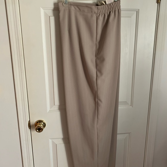 Fashion Bug Pant Suit - Picture 5 of 5